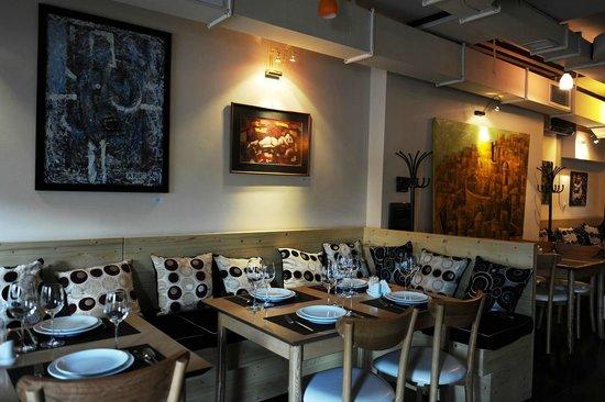 ROOM Fine Art Wine & Dine